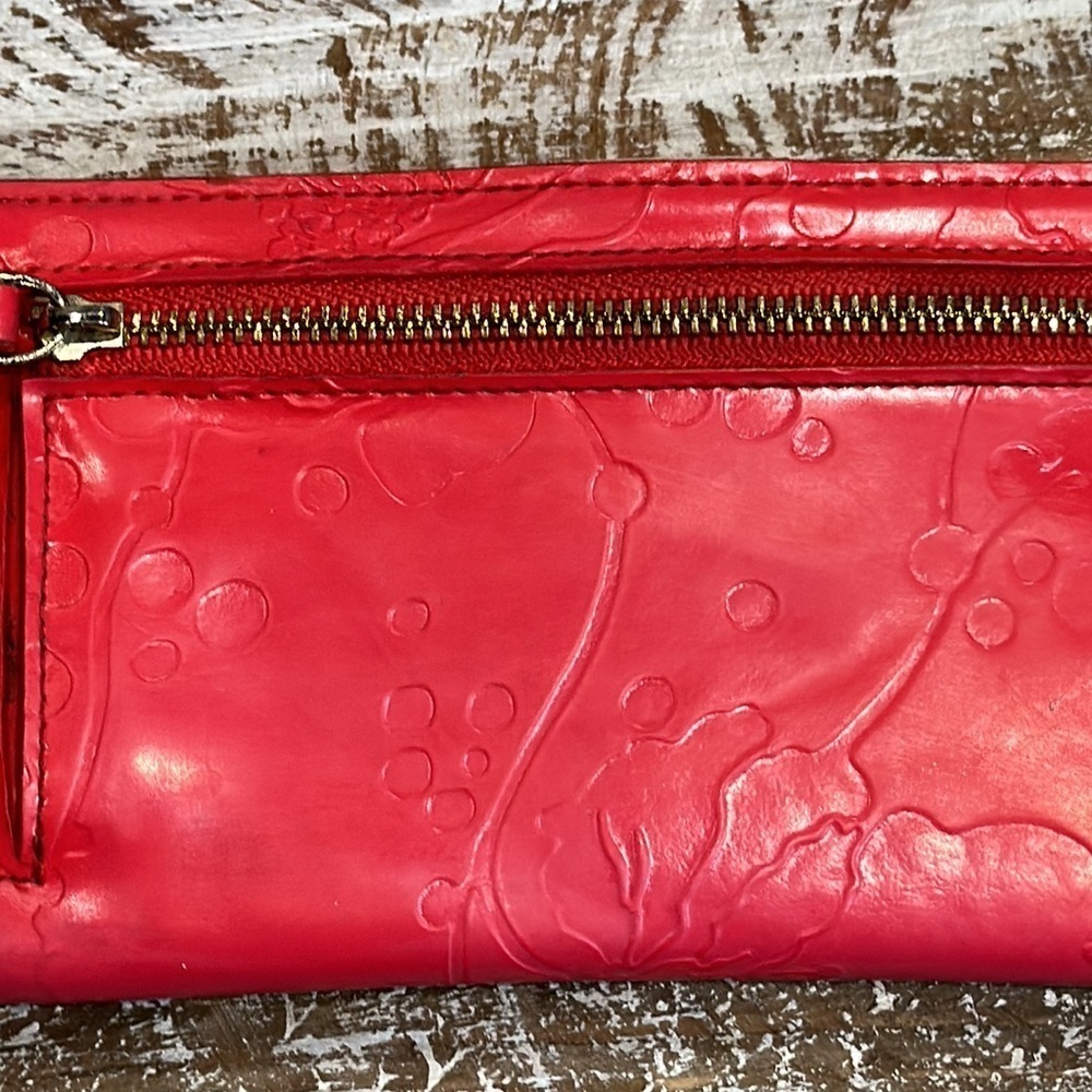 ♠️KATE Spade♠️ Red/Orange Bifold Leather Wallet w/texture imprint see detail pic - Picture 4 of 5